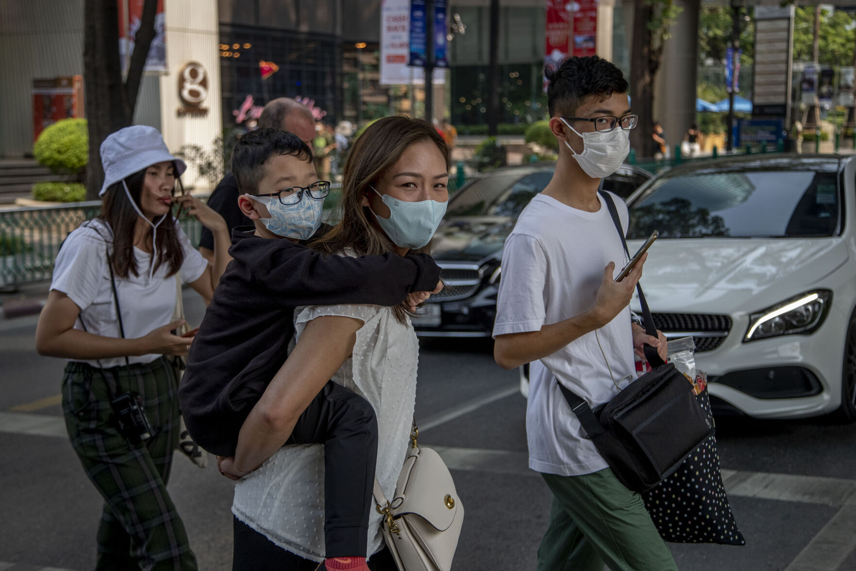APTOPIX Thailand Economy China Outbreak